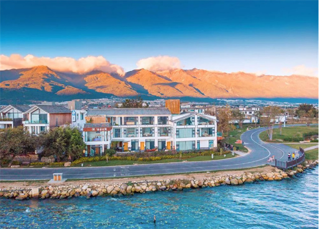 被評為大理州2021年度最佳旅游美宿”酒店,蒼山洱海間,帶你詩意棲居。