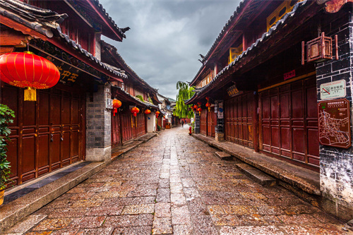 從麗江出發(fā)，沿著高速旅行，去看陽春三月最美的春天！